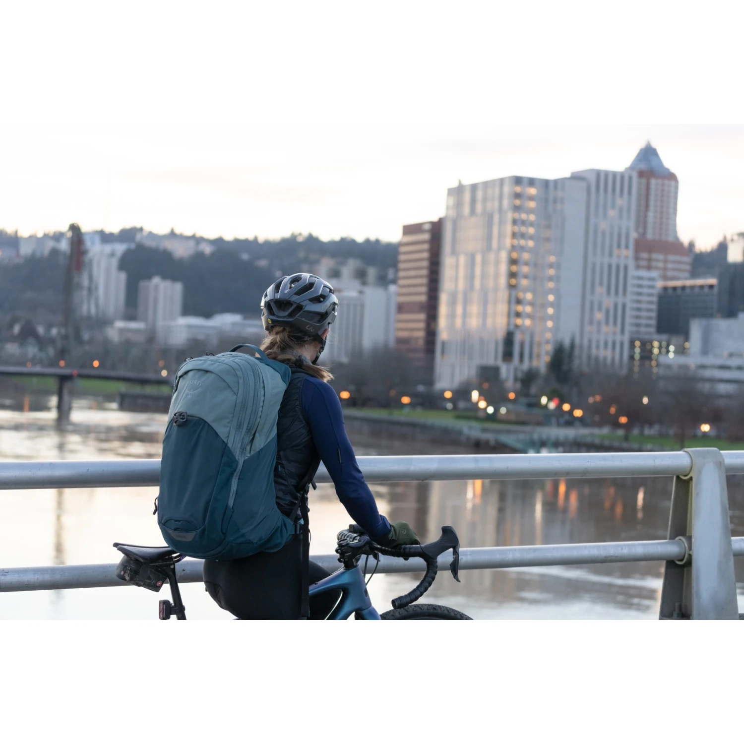 Osprey Radial 26+8 Backpack - Tan Concrete - Image 12