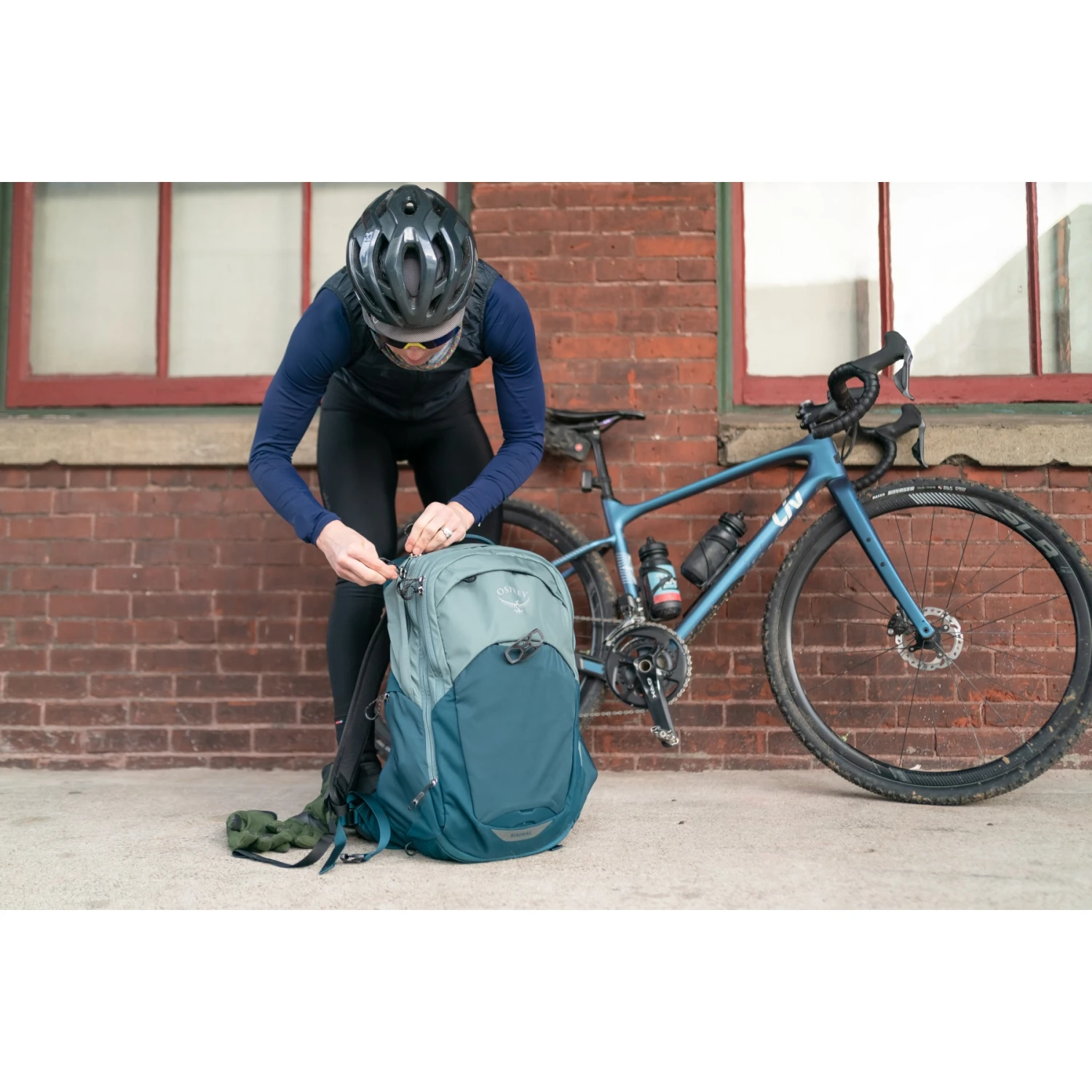 Osprey Radial 26+8 Backpack - Tan Concrete - Image 13