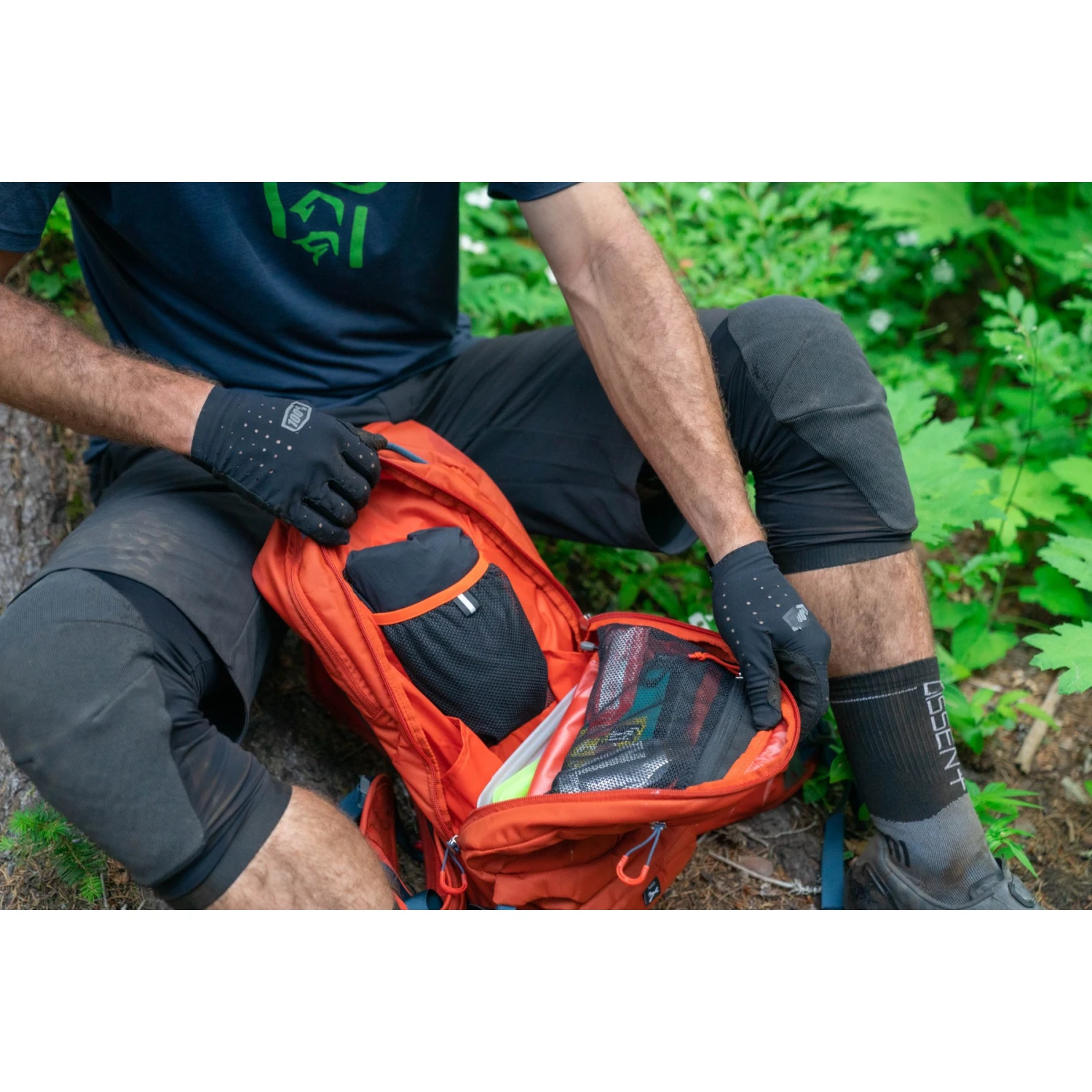 Osprey Raptor 14 Backpack + Hydration Pack - Black - Image 11